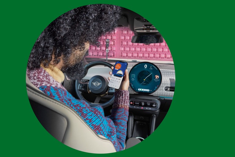 MINI pur electric – mozaic - experienţă digitală