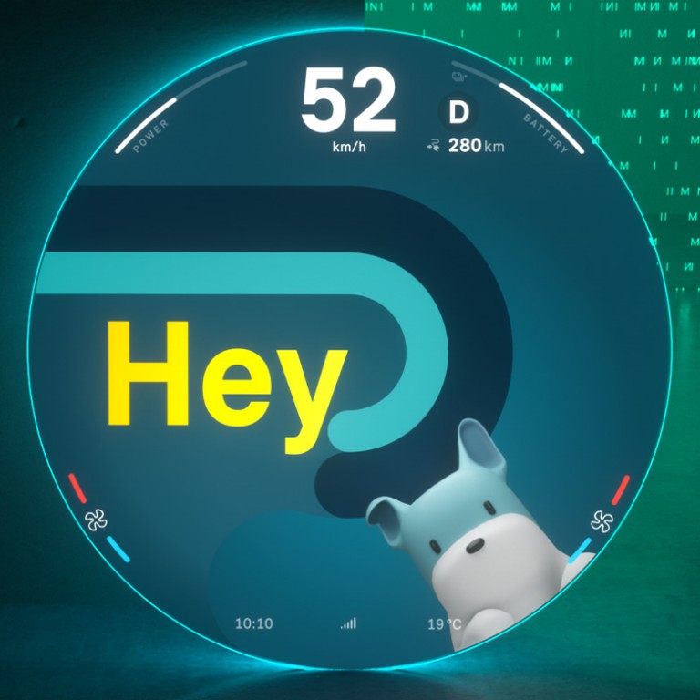 MINI pur electric - experienţă digitală - spike