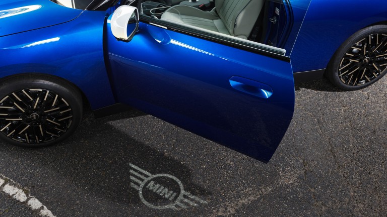 MINI pur electric - exterior - lumini de întâmpinare