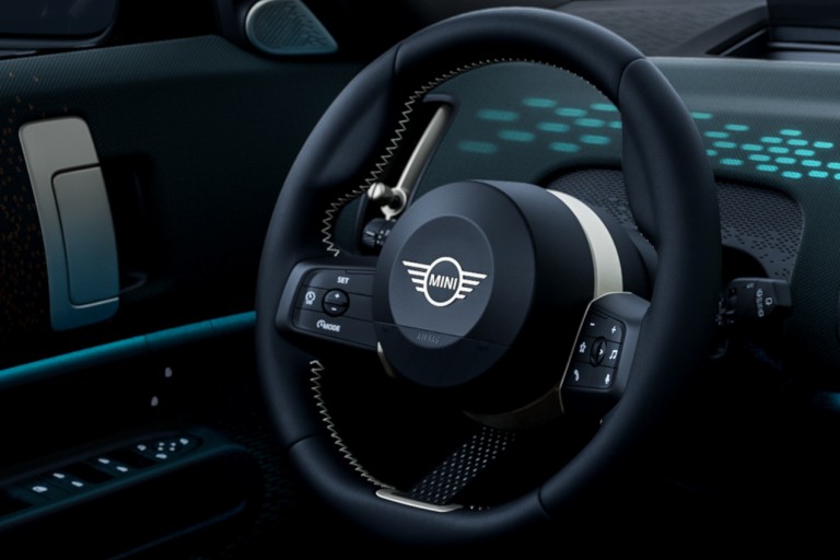 MINI Countryman pur electric - interior - volan